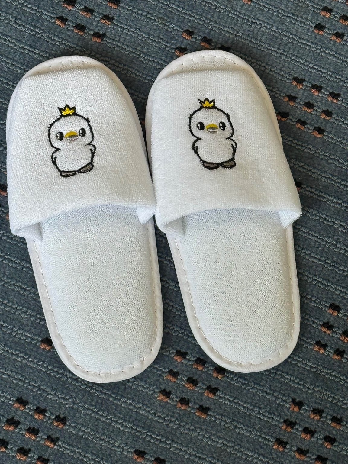 The location is excellent, and the rooms are spacious!