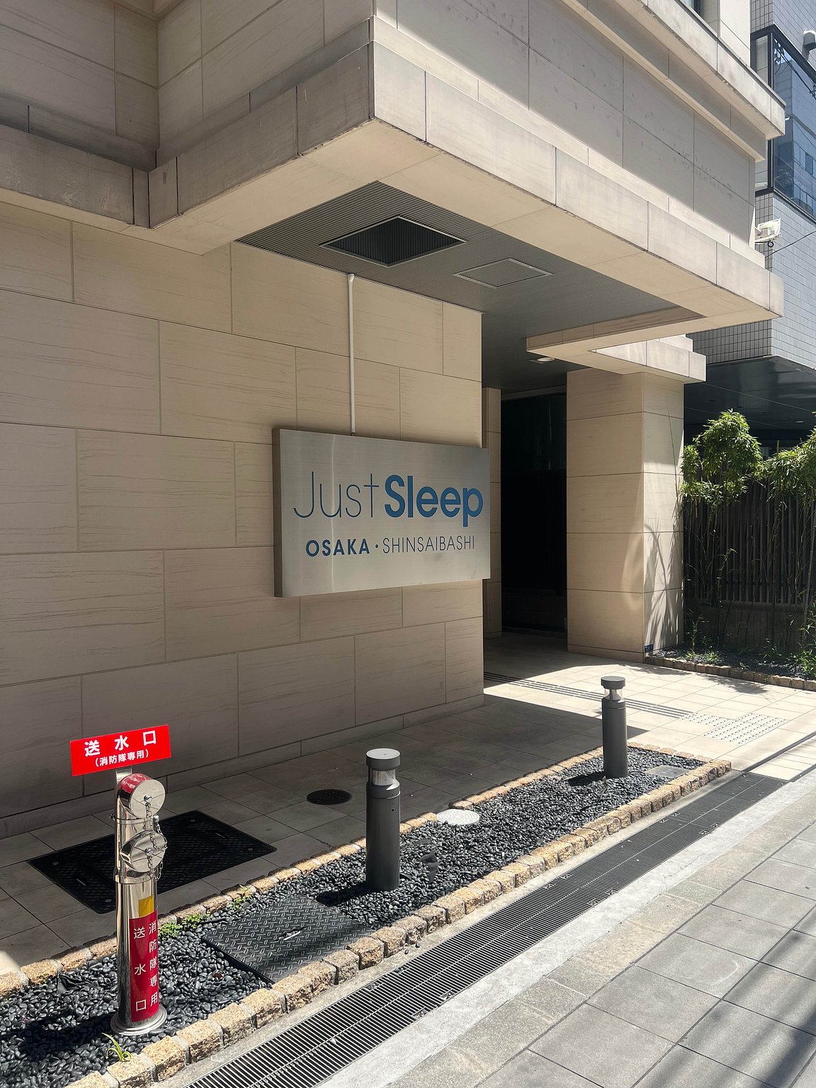 Breakfast Included! Free Drinks and Unlimited Snacks😍