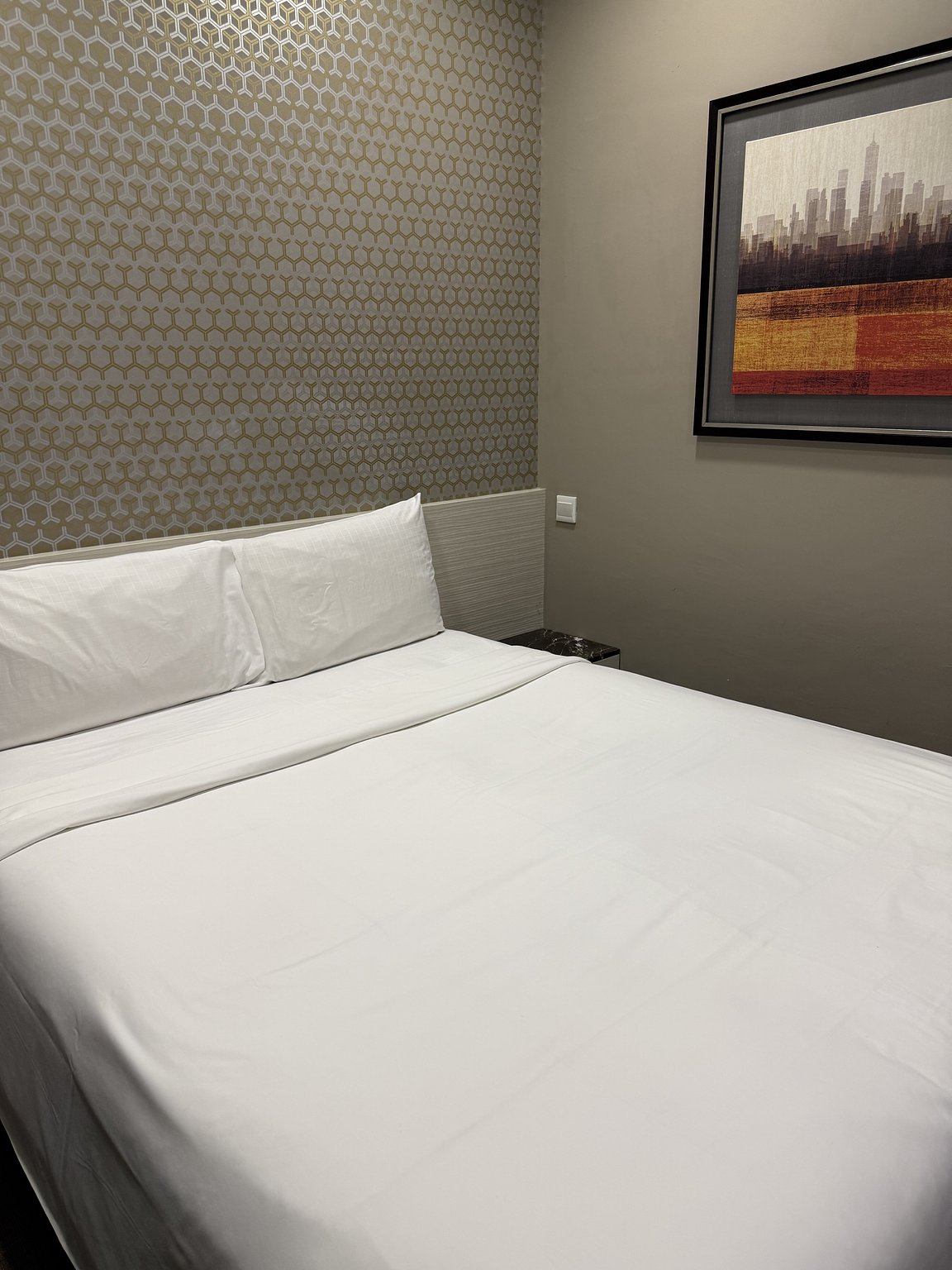 역 출구에서 30초 거리에 있는 호텔