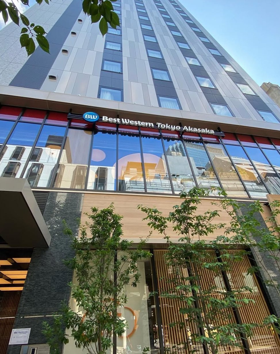 주변에 식당이 많아 식사에 어려움이 없다