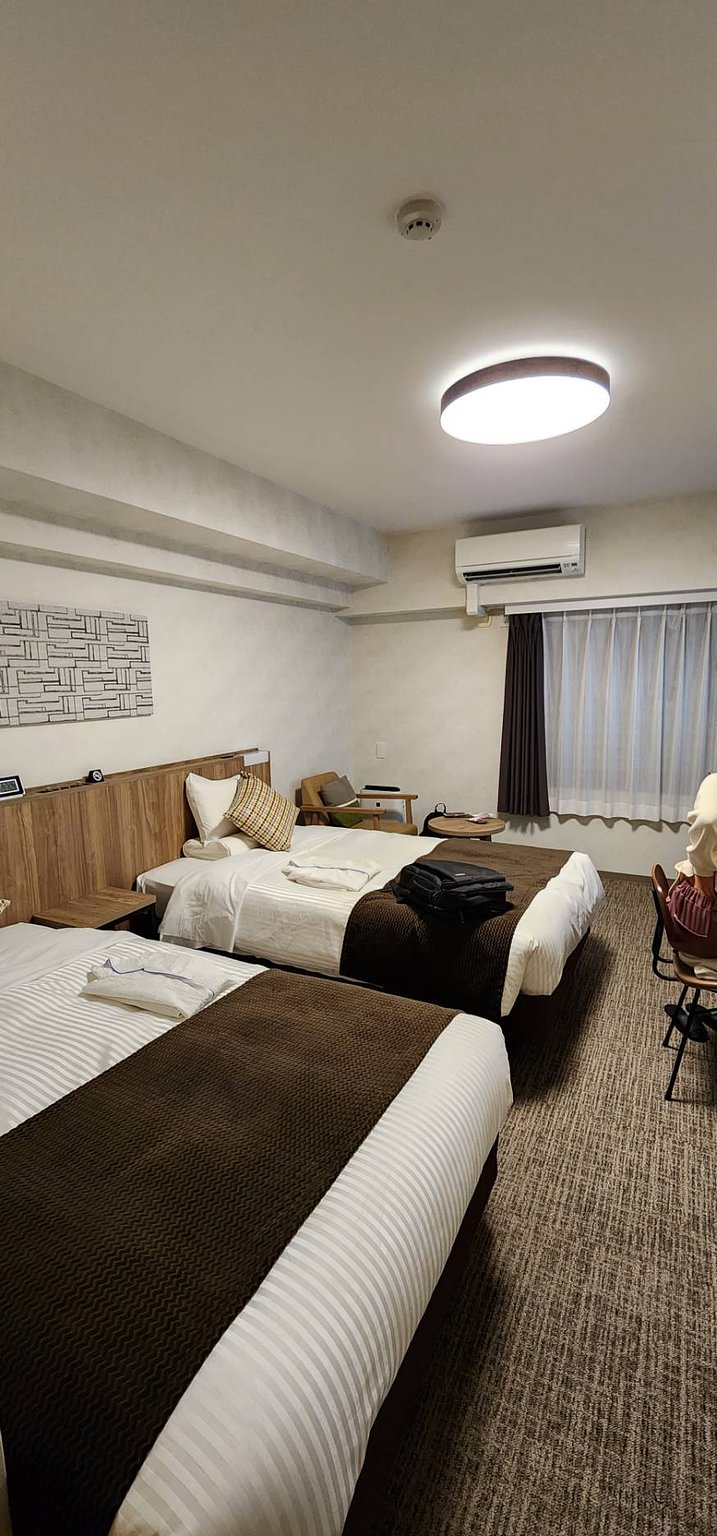 도시의 고유 정취가 가득한 곳에 위치한, 마음이 편안해지는 호텔