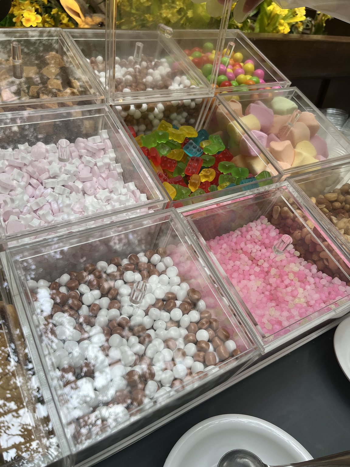 The lounge accessible to all guests is the best!