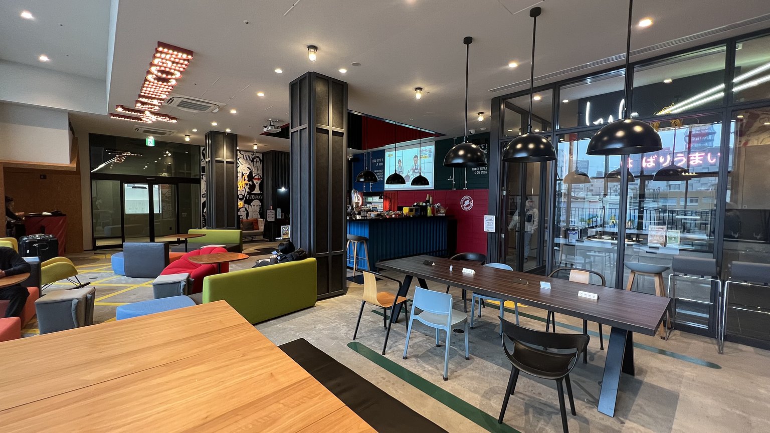 A Safe and Stylish Compact Hotel for Solo Travelers