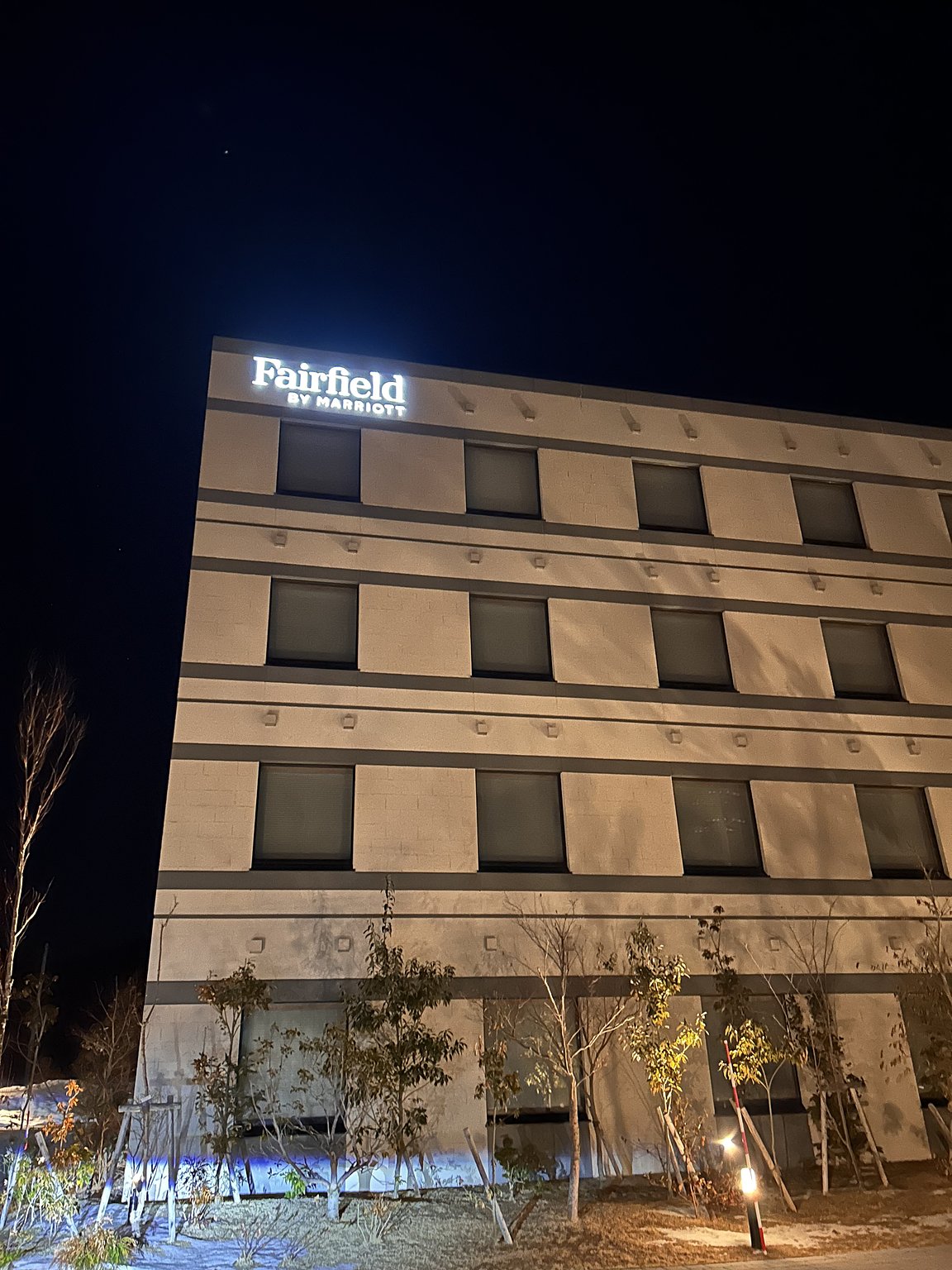 A Different World Just off the IC! Beautiful Hirushan and Delicious Food