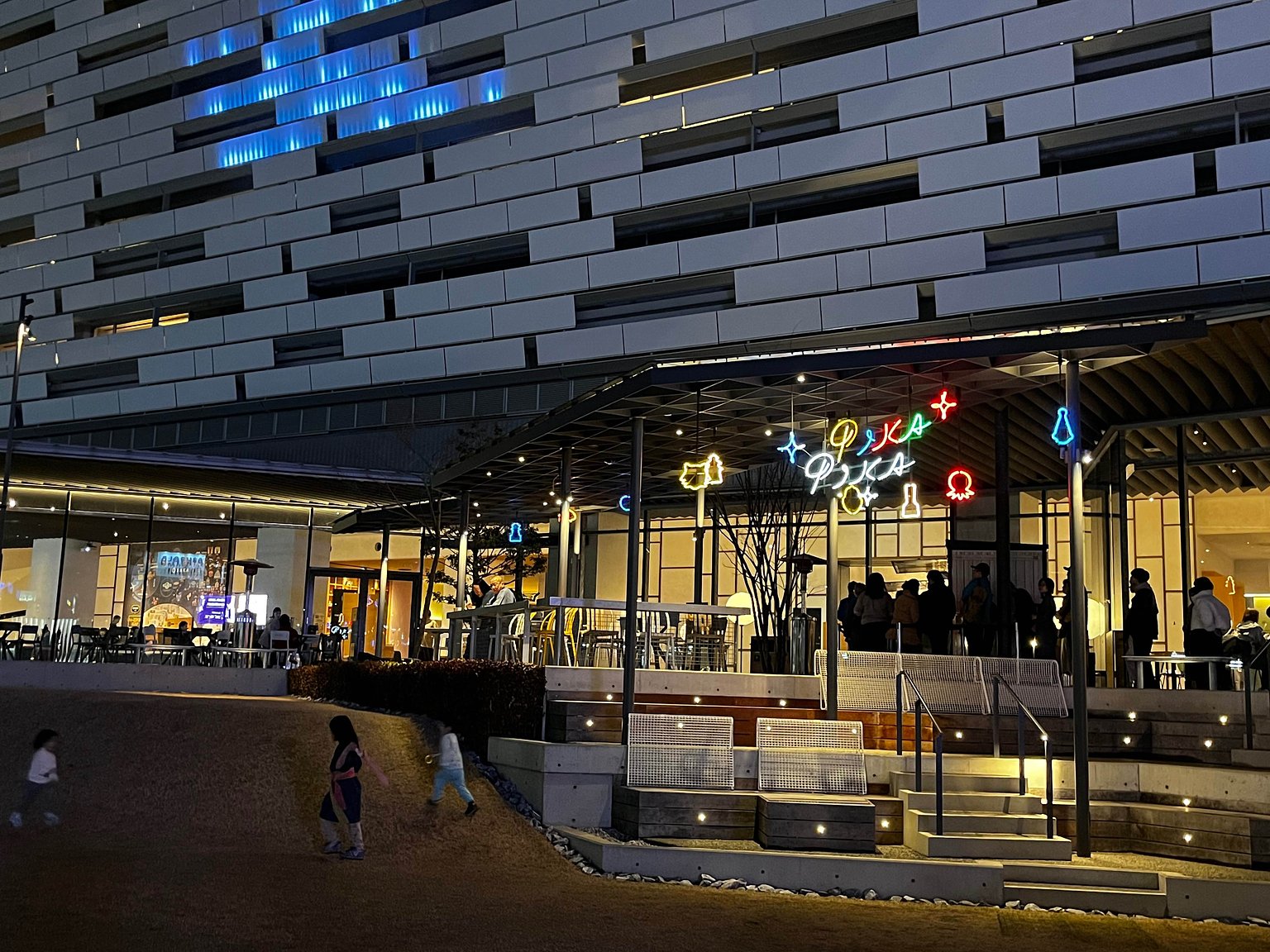 The Daily Magic of Staying at Hoshino Group: A 24-Hour Slow Trip in Osaka's Shinsekai