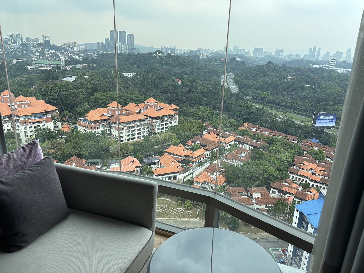 第一次來到馬來西亞🌴直通KL中央車站的便利酒店，舒適的住宿讓我度過了美好的旅程