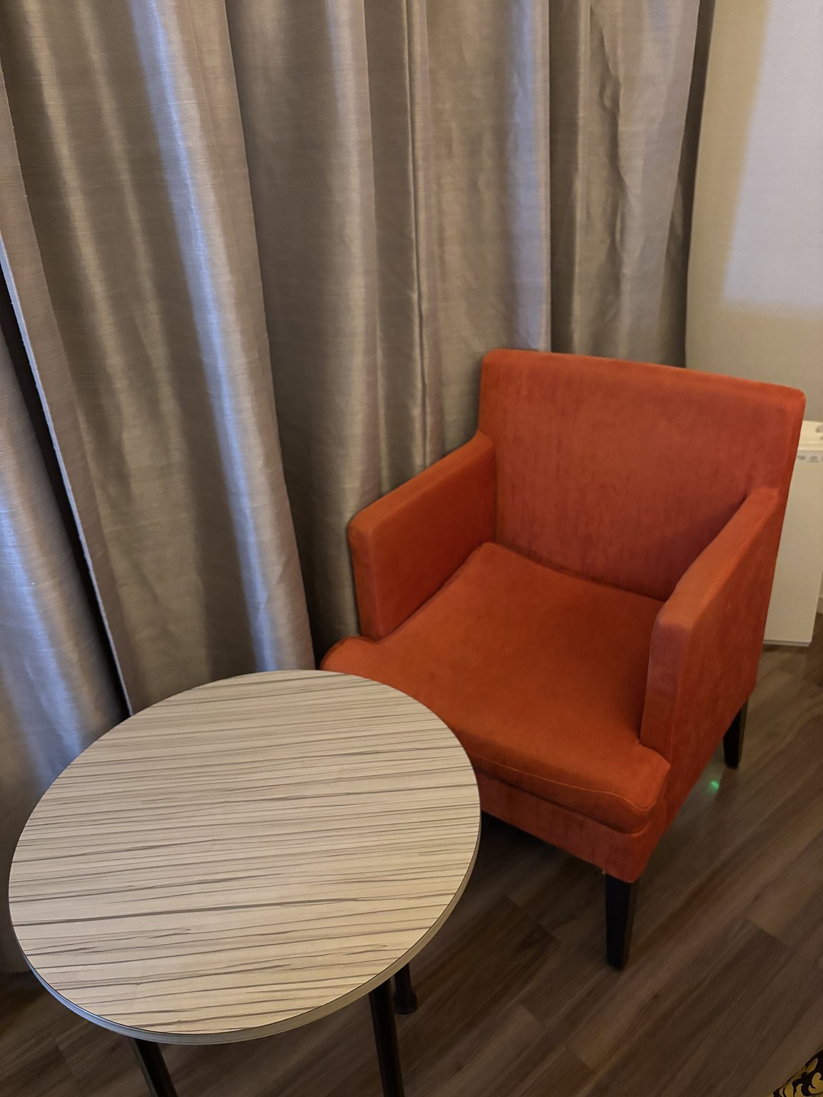 Hotel with Free Breakfast and Evening Snacks