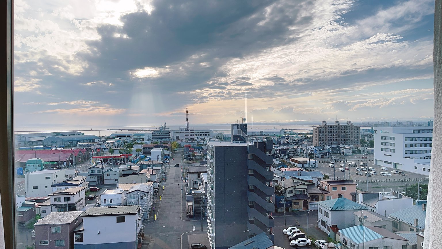 Sightseeing by Bus from a Historic Hotel