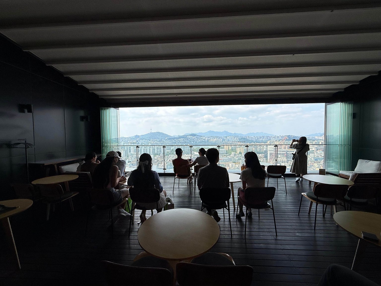 Easy access to Gangnam and other places