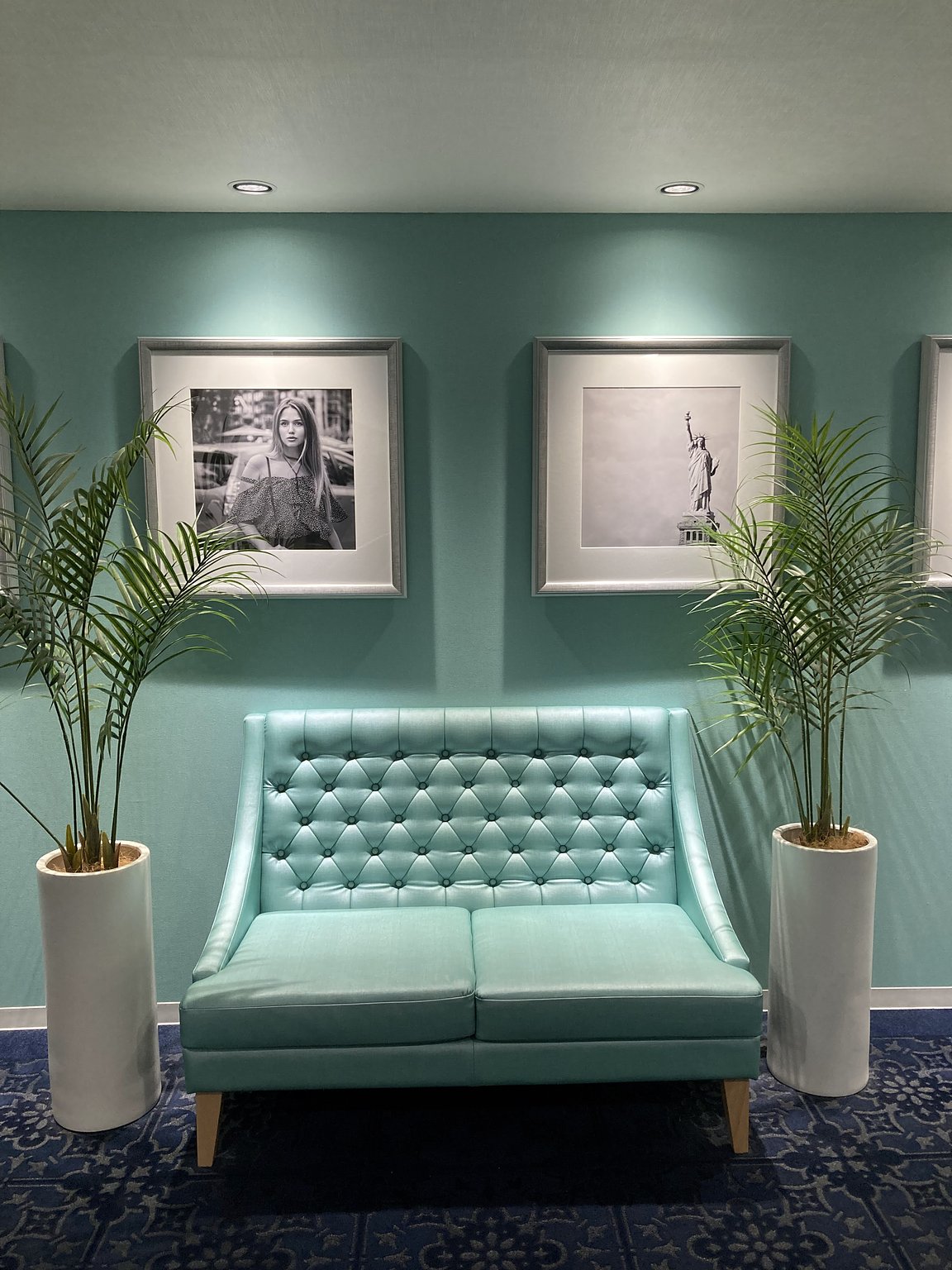 Adorable Room Wrapped in Tiffany Blue! Perfect for Girls' Night Out or Solo Female Travelers✨