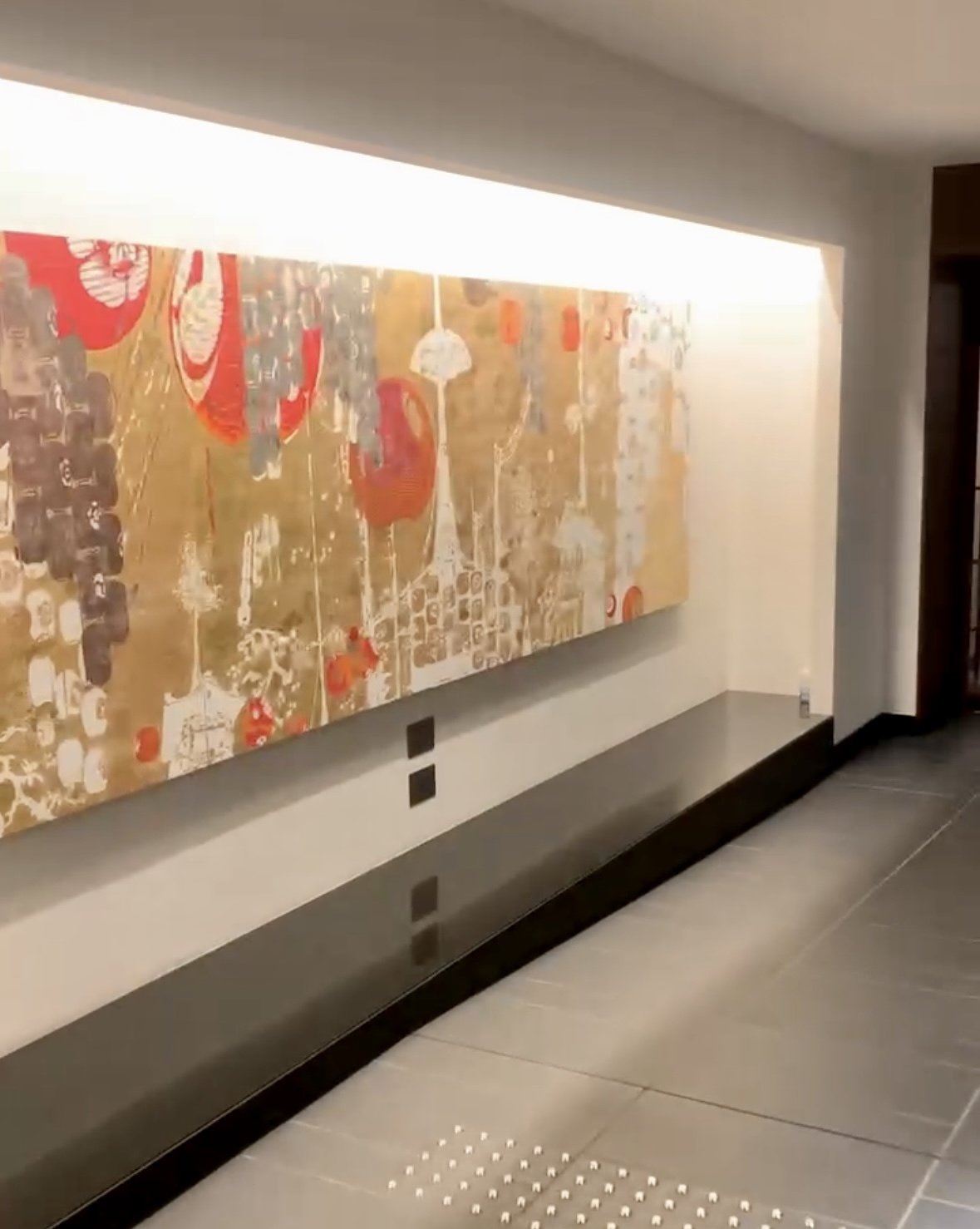 Great Hotel, Excellent Dining Options Nearby, and the Best Cost Performance!!