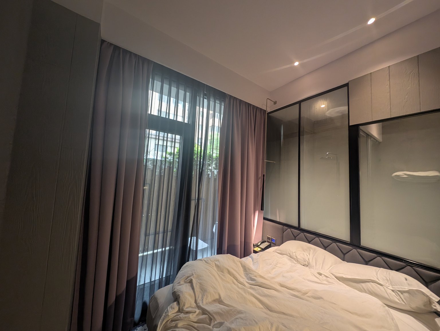 A Comfortable Stay with Easy Access to Taipei's Largest Shilin Night Market!