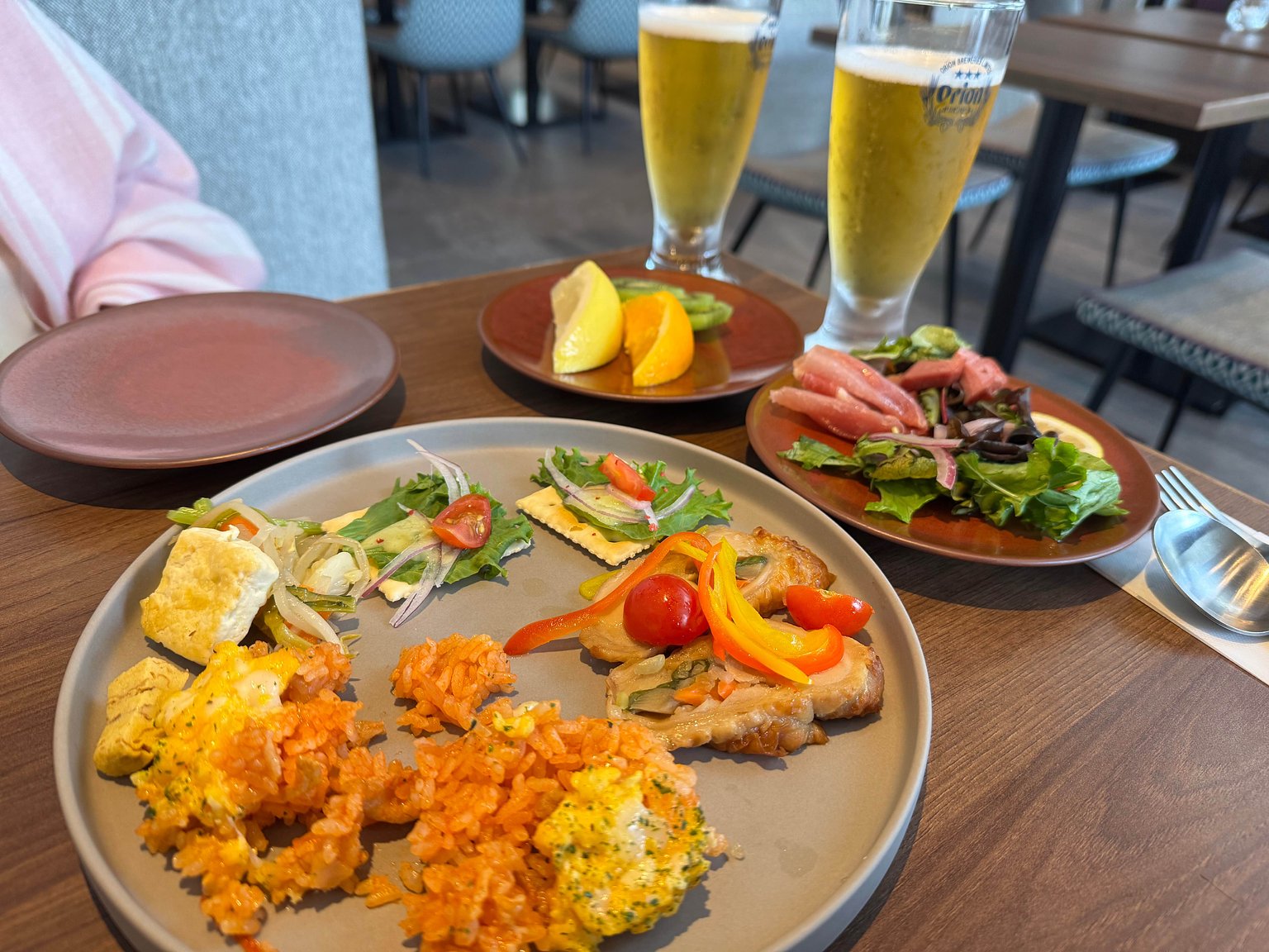 너무 편안했던 클럽 라운지❣️ 나하 시내 숨은 클럽 라운지🍸