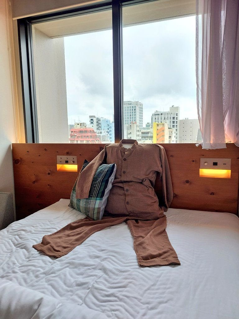 Prime Location! A Green Urban Resort Stay for Solo Travelers