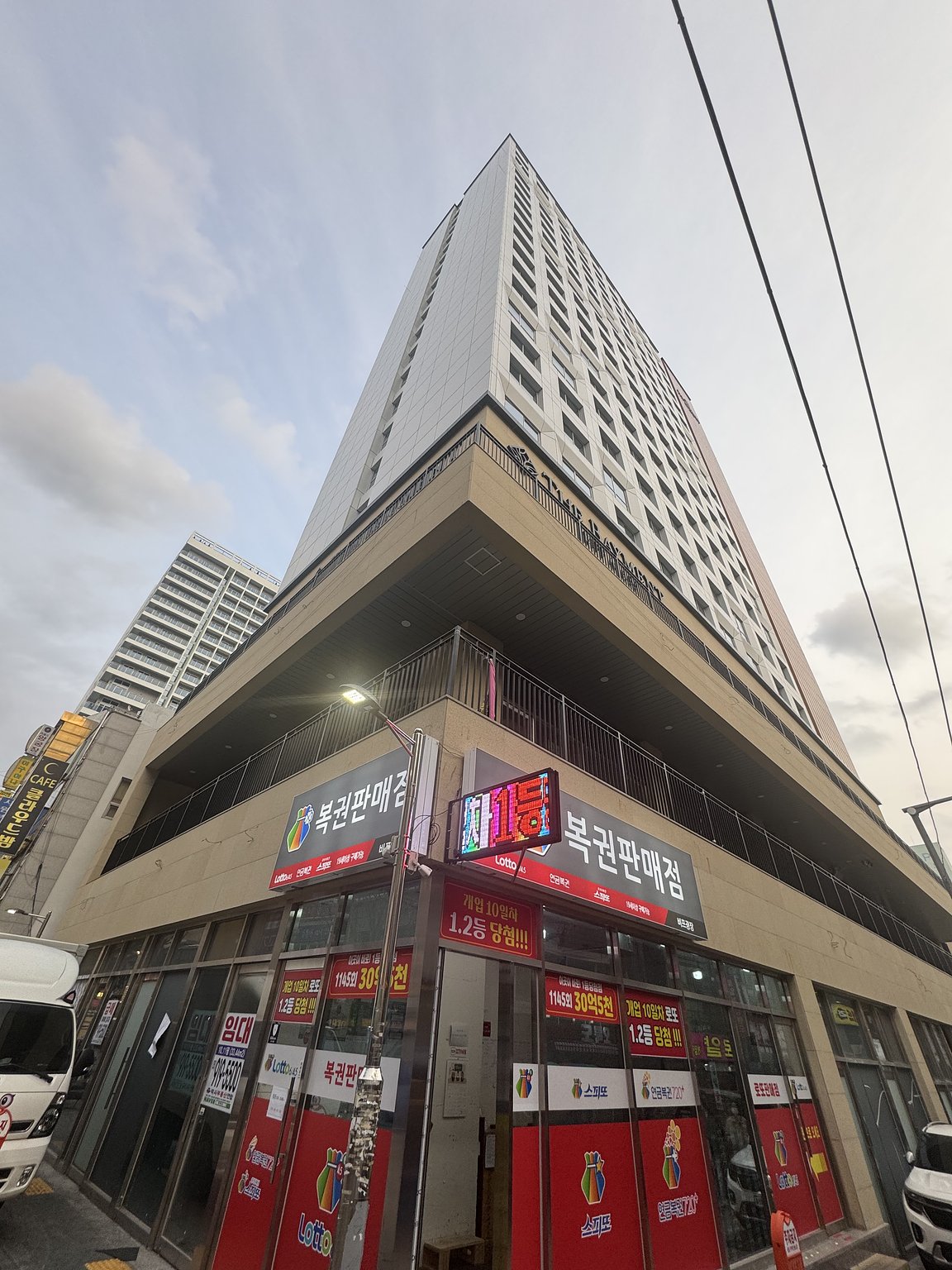 A Hotel with Great Location and Cost Performance Near the Station