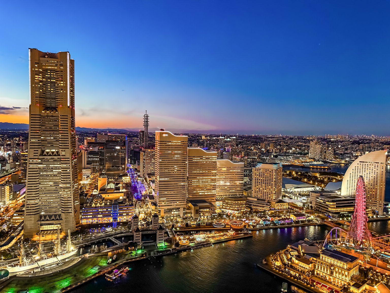 A Stunning Tower Experience Overlooking Minato Mirai! 🌟