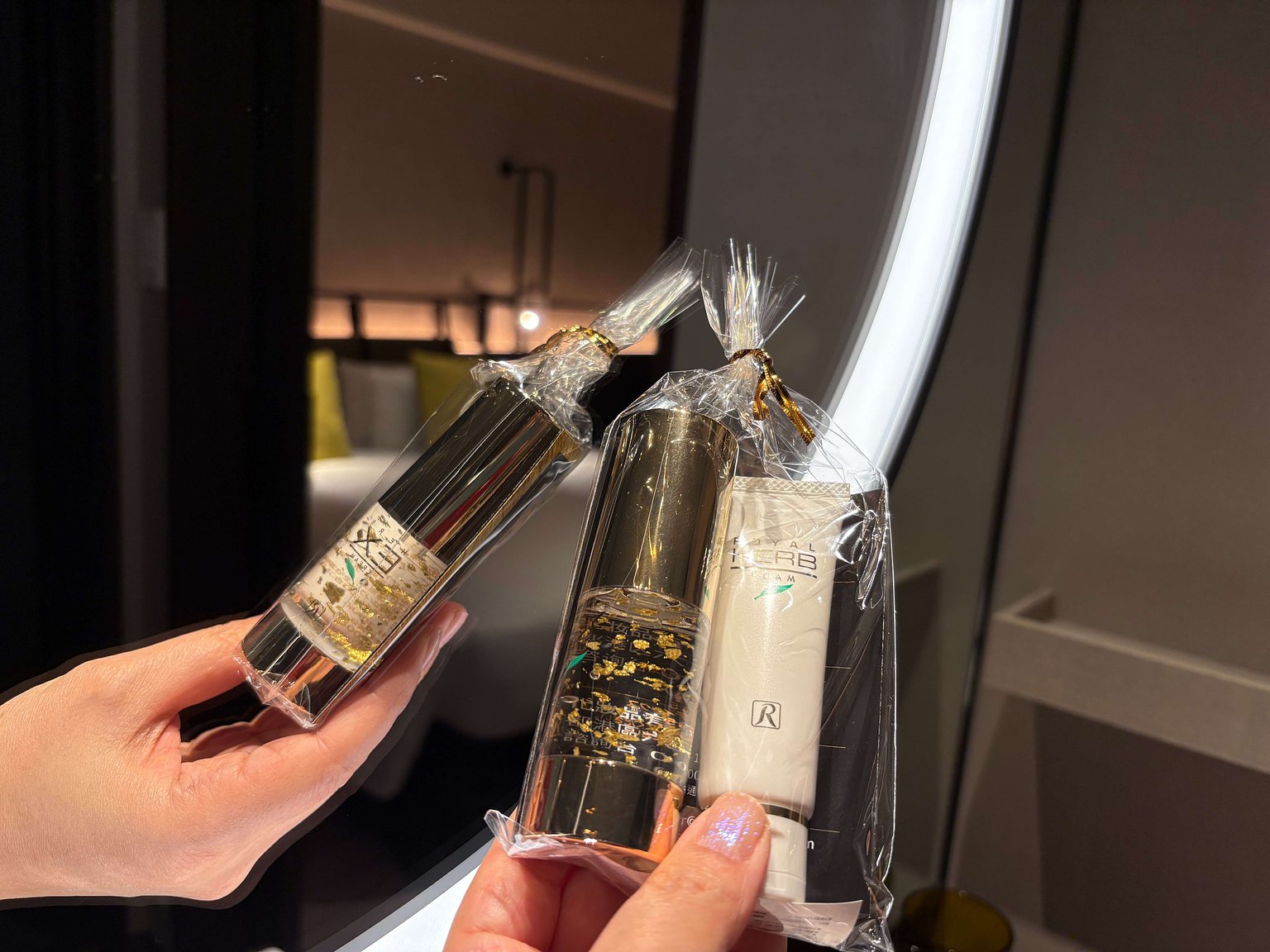 Finally Upgraded to a Corner Room on My 3rd Stay! Get a Beauty Cream with Gold Foil!