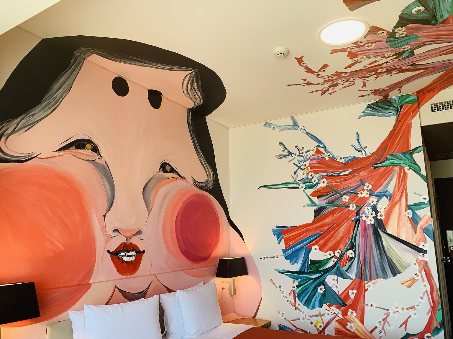 Must-Experience: Artist Room