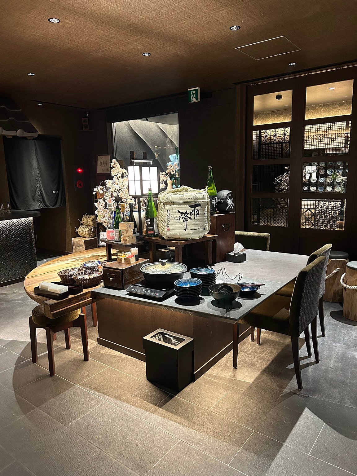 다양한 일본주가 무제한으로 제공되는 멋진 술 창고 숙소