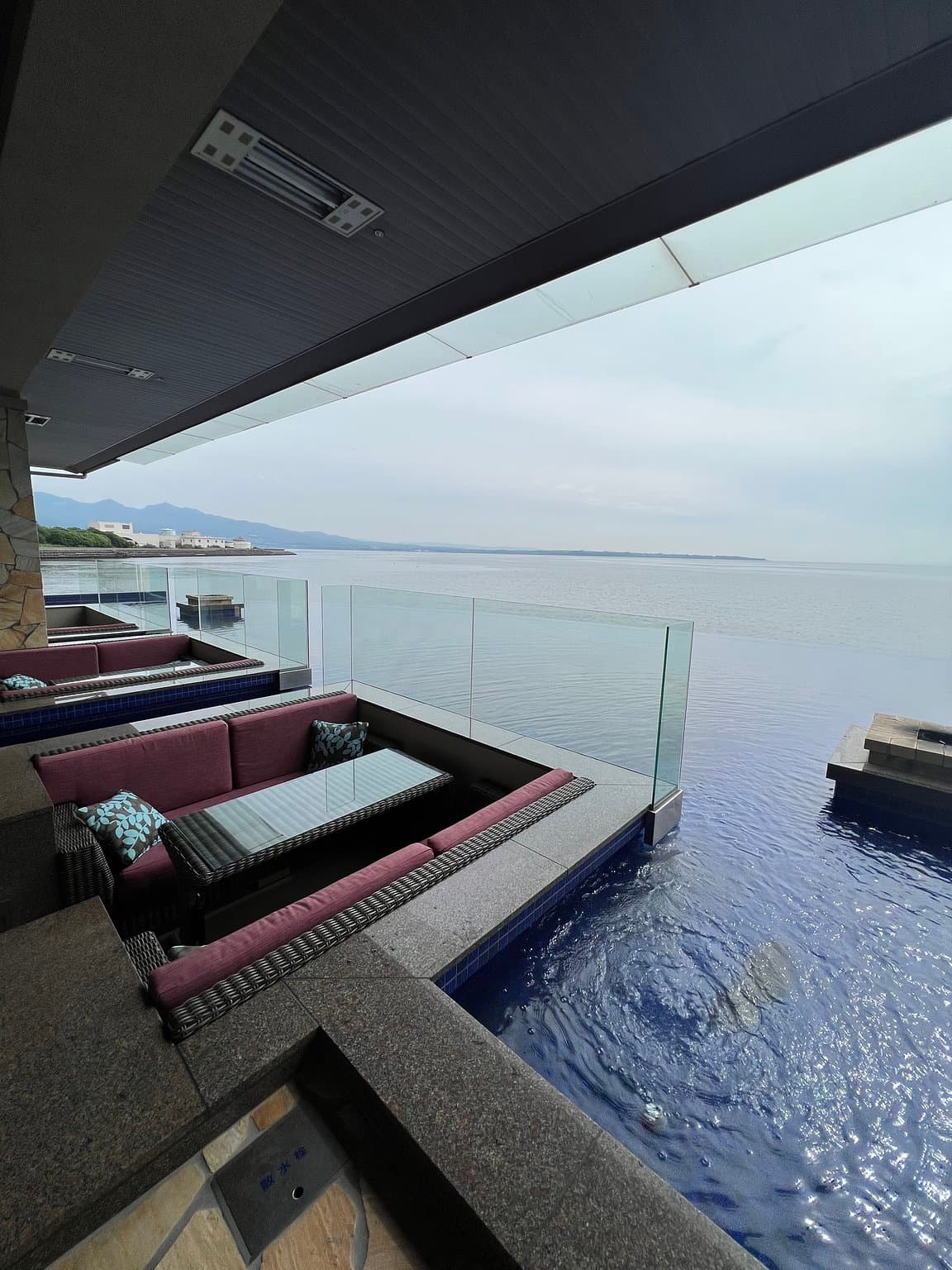 Hotel with Ocean View and Semi-Outdoor Bath in All Rooms