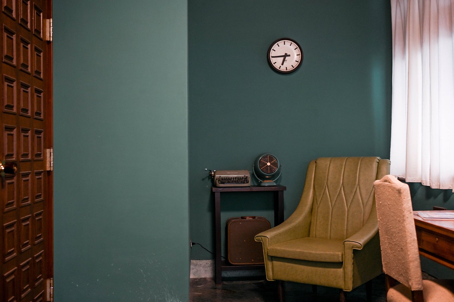 The Paripari Apartment I Had to Stay At Alone