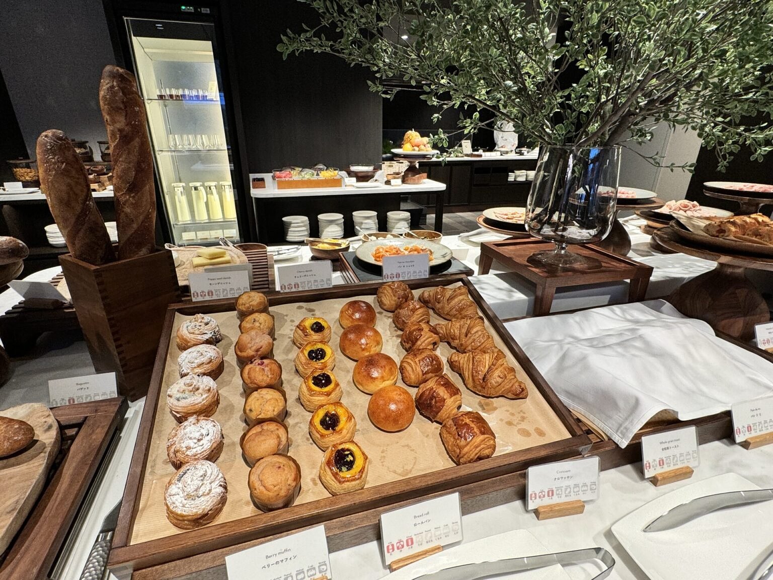 Enjoy a Luxurious Stay with Club Benefits!