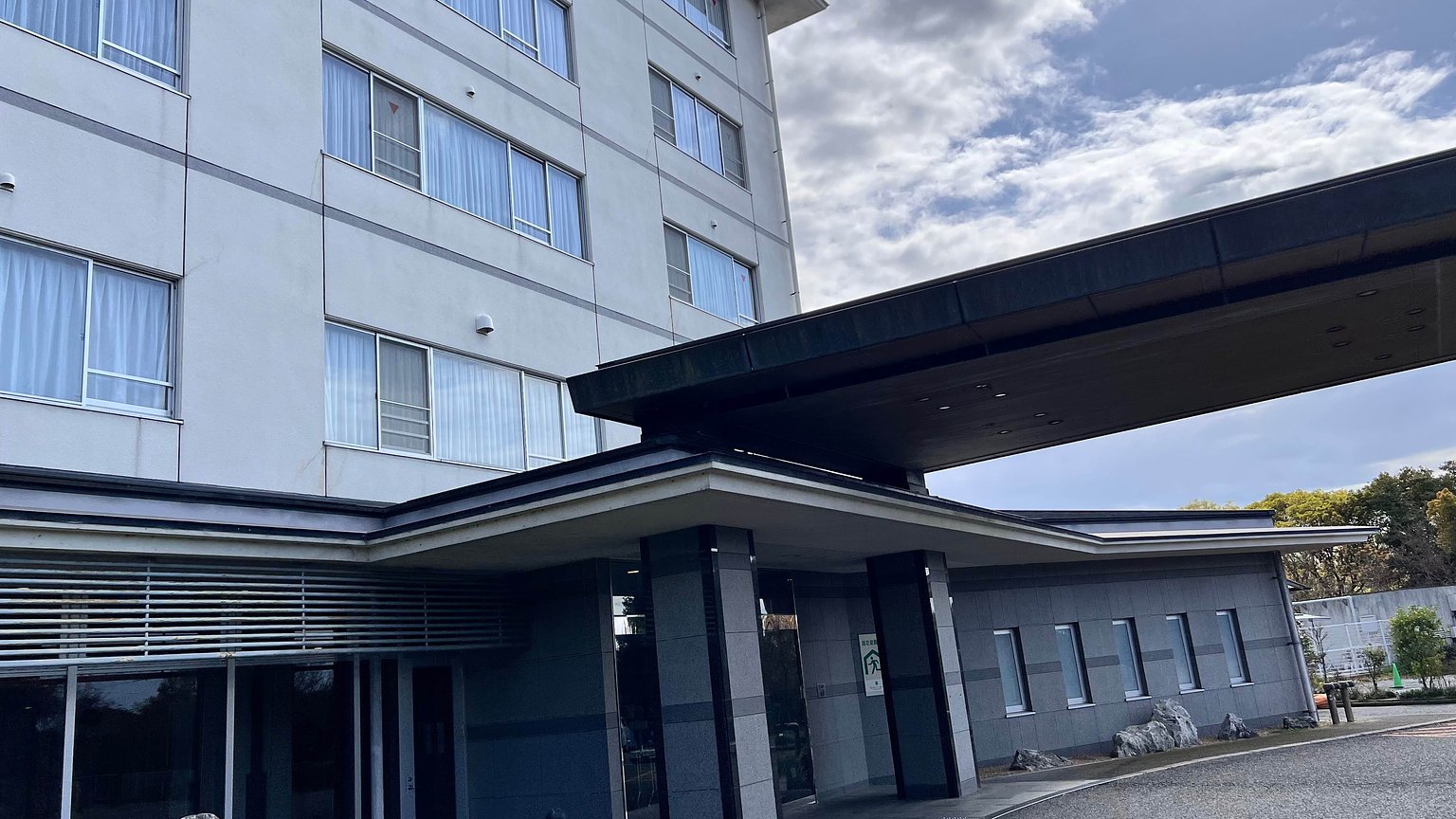 Shikoku Travel Journal 3/3: A Hotel with a Rich Breakfast Buffet Menu! (2 Adults and 2 Elementary School Students)