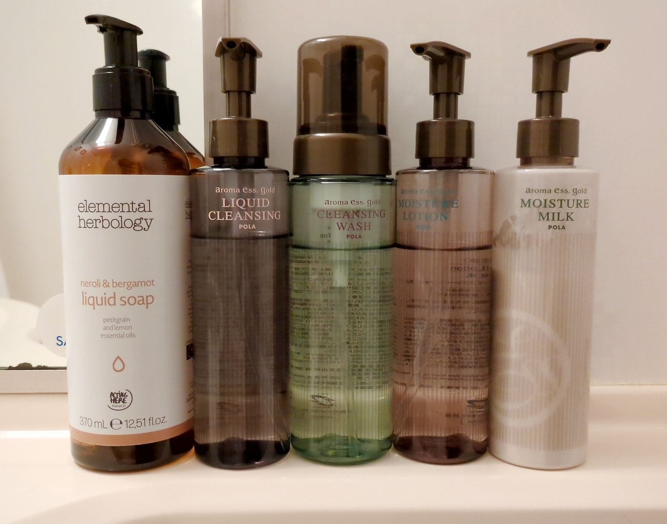 Delightful Skin Care & Soft Drinks♪