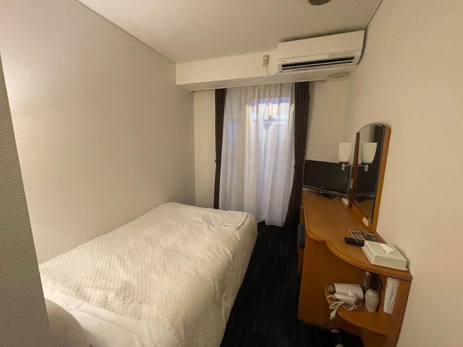 Within 10 minutes walk from Kii-Tanabe Station