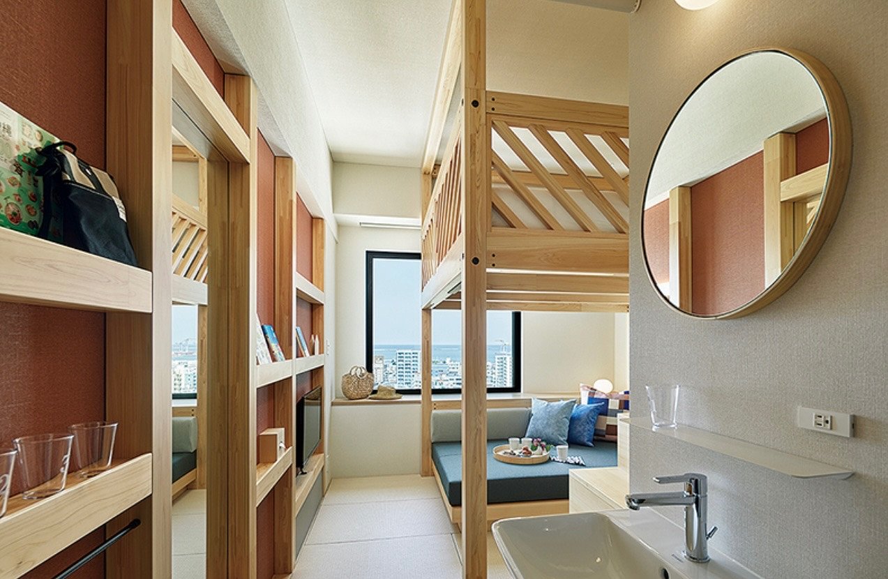 나하의 디자이너 호텔에서의 하룻밤