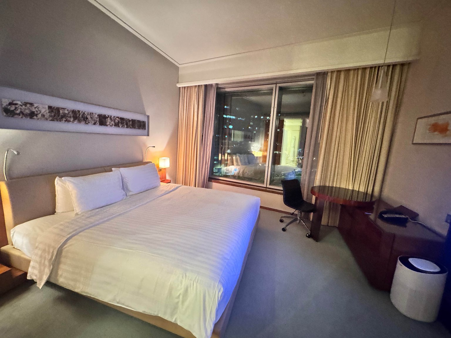 [Free Shuttle Bus Available] The Perfect Hotel for Hong Kong Layovers