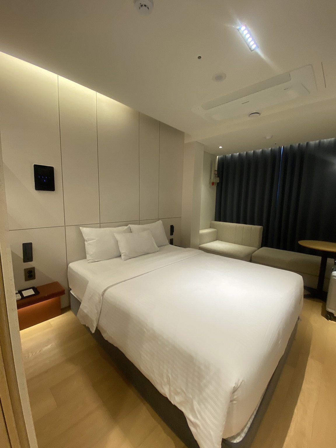 Excellent location just 2 subway stations from Seoul Station