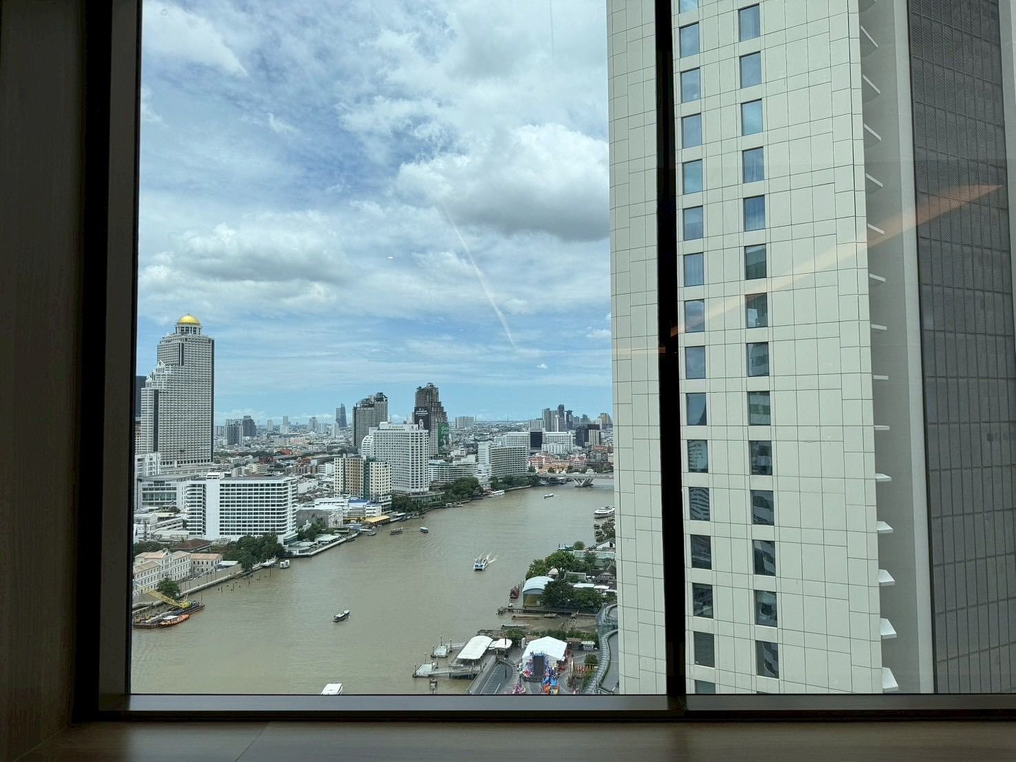 Dreamy Riverside Stay in Bangkok | Millennium Hilton Riverside Room Experience + Free Shuttle Boat + Super Convenient Nearby Attractions!