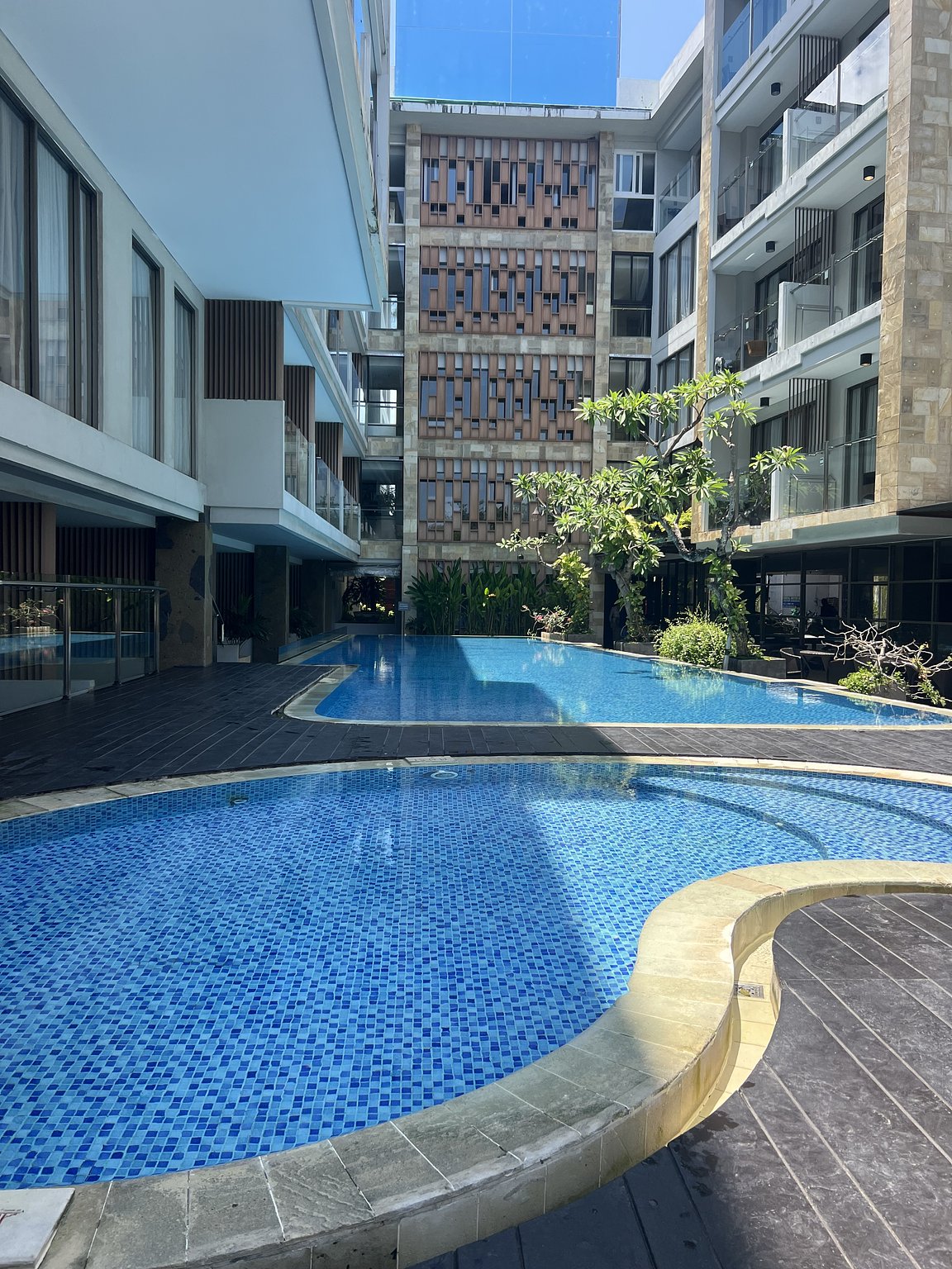 A High-Value Hotel Close to the Beach with Many Delicious Restaurants