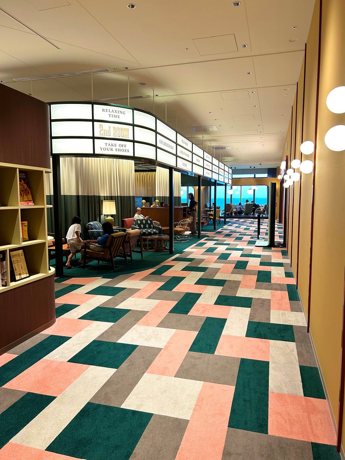 Experience the 1955 American World at a Resort Hotel