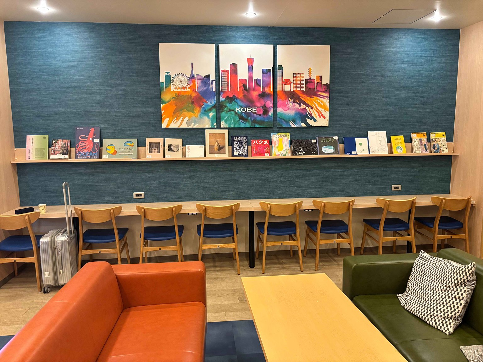 음료, 도넛, 스낵이 무료로 제공되는 호텔