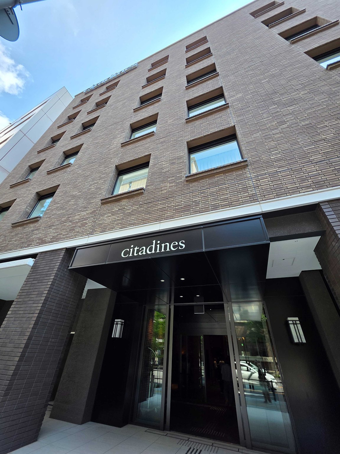 A Comfortable Hotel for Living Like a Local