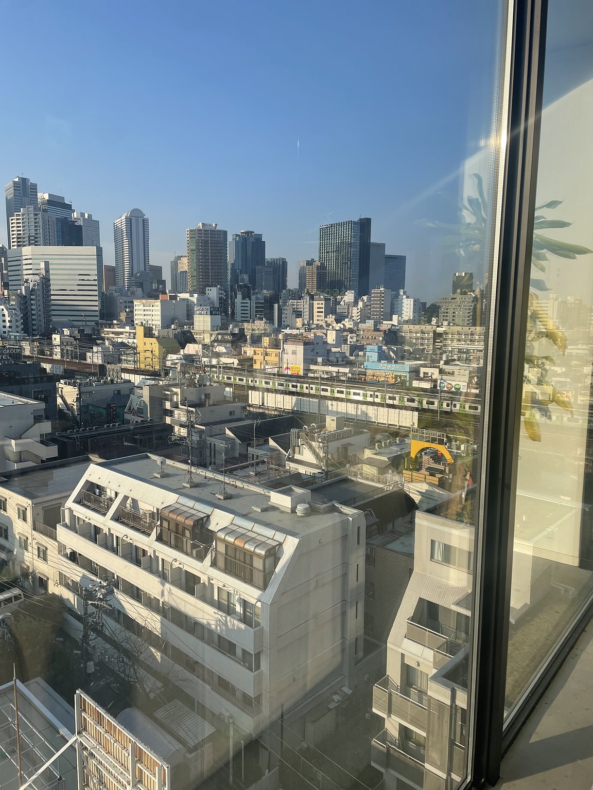 距離新大久保很近！從新宿步行可達🙆‍♀️