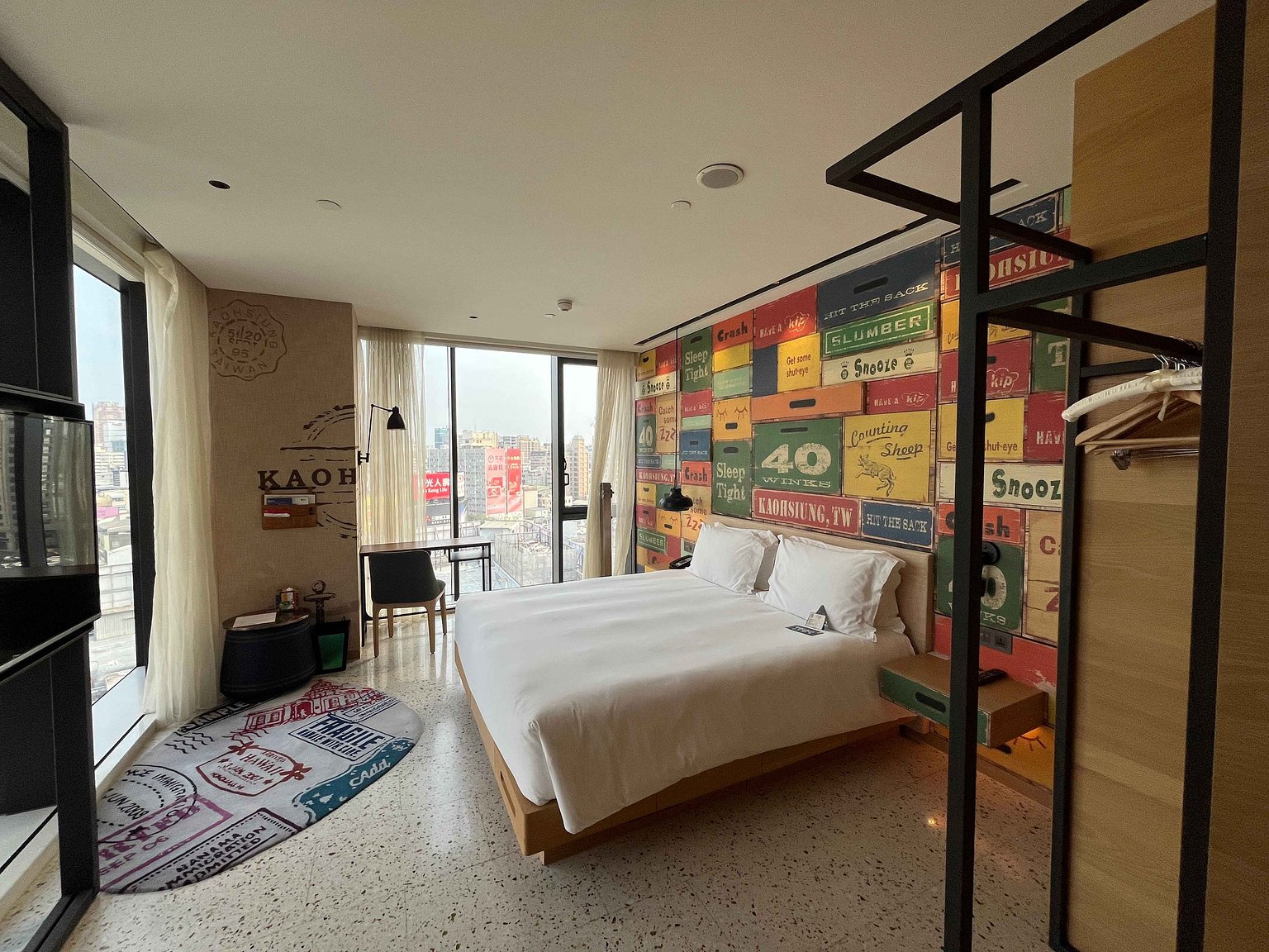 인디고 가오슝 중앙 공원 MRT역 1분 거리에 위치한 최고의 호텔