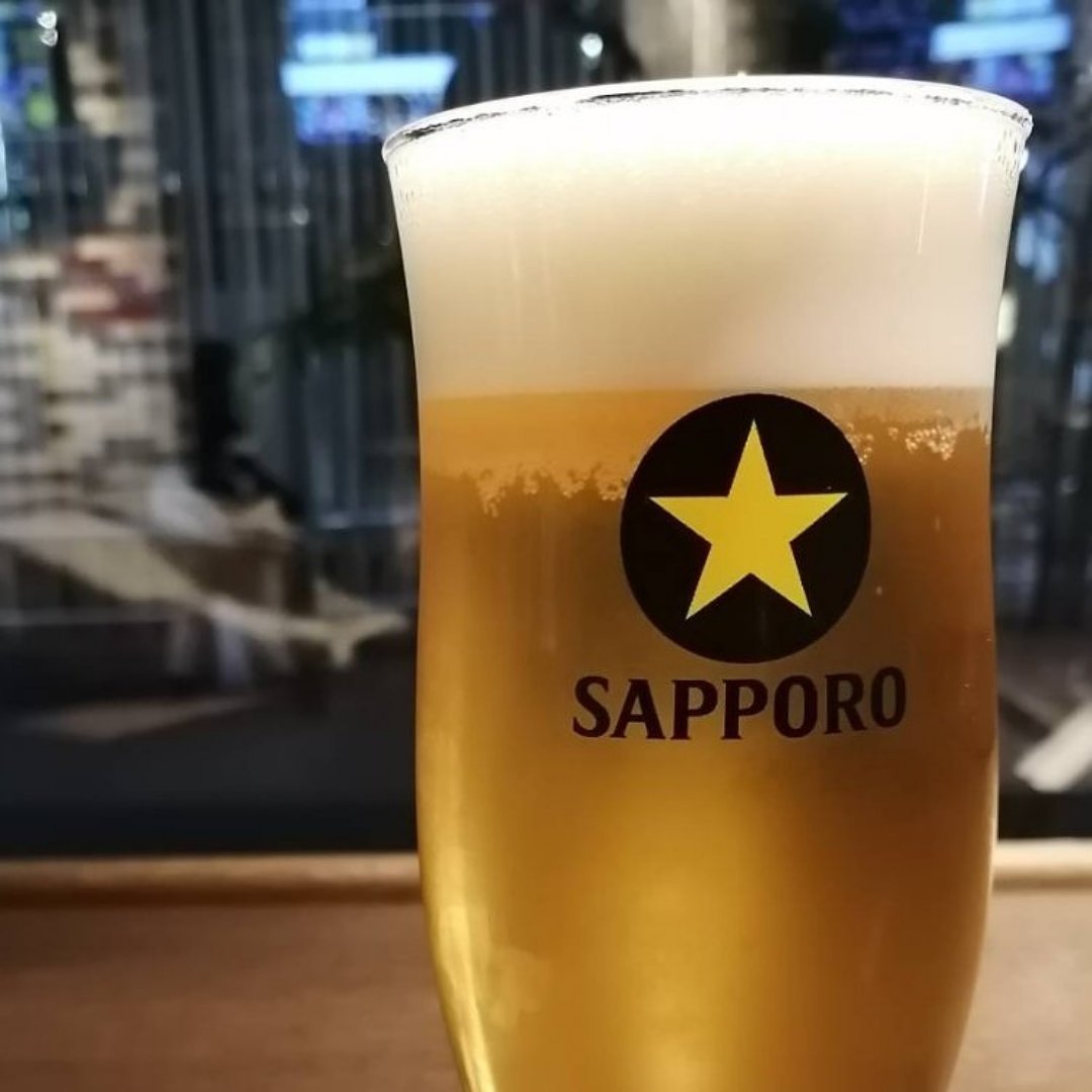 靠近新宿車站的便利位置。