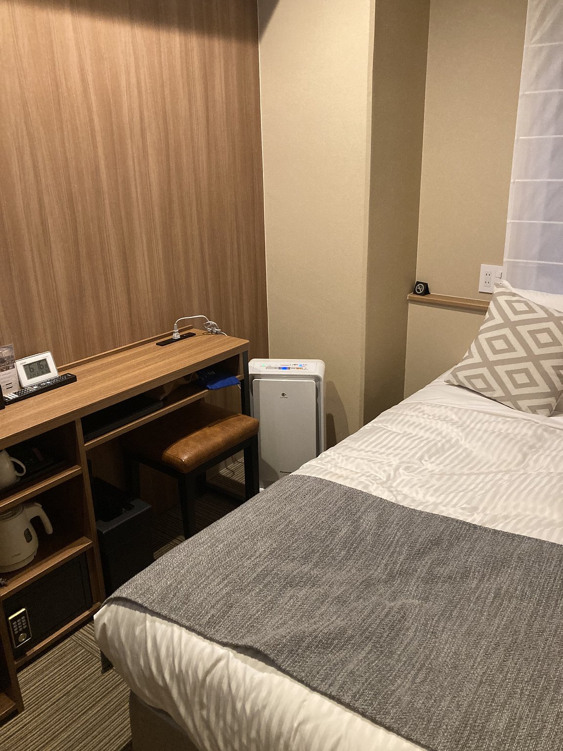 A Beautiful and Compact Hotel Near the Bustling Street