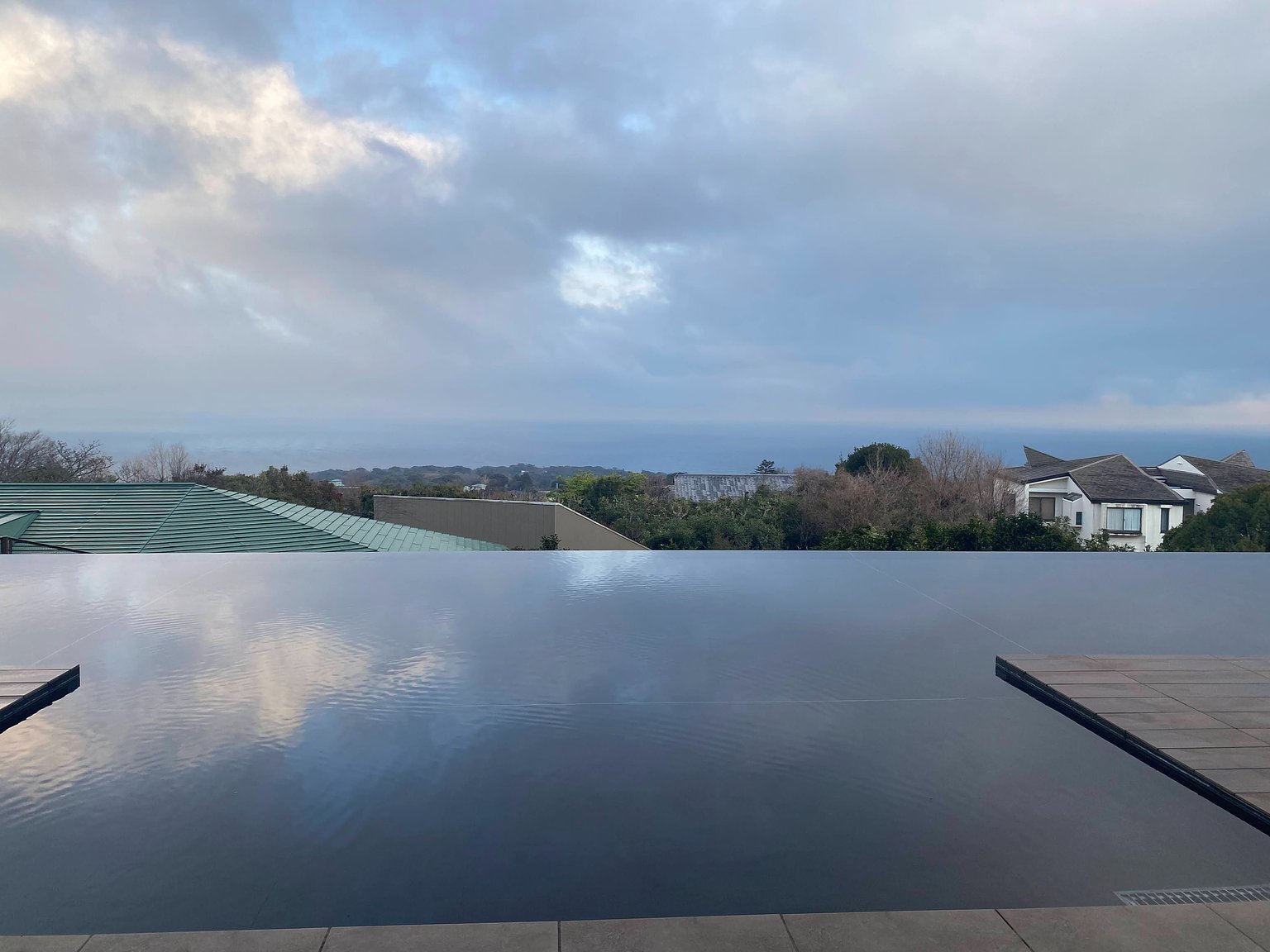 This Healing Experience Exceeds Imagination: A "Luxury Stay for Adults" with Sea, Stars, and Hot Springs