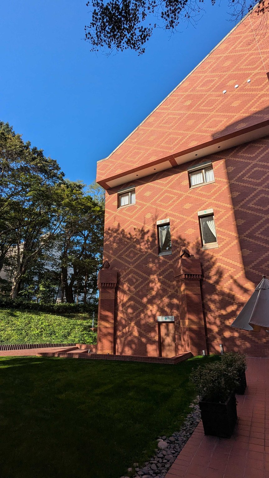 Charming Spa! A Spacious and Wonderful Hotel