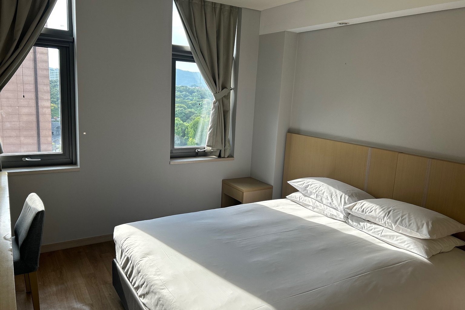 A Hotel Quick to Handle Irregularities