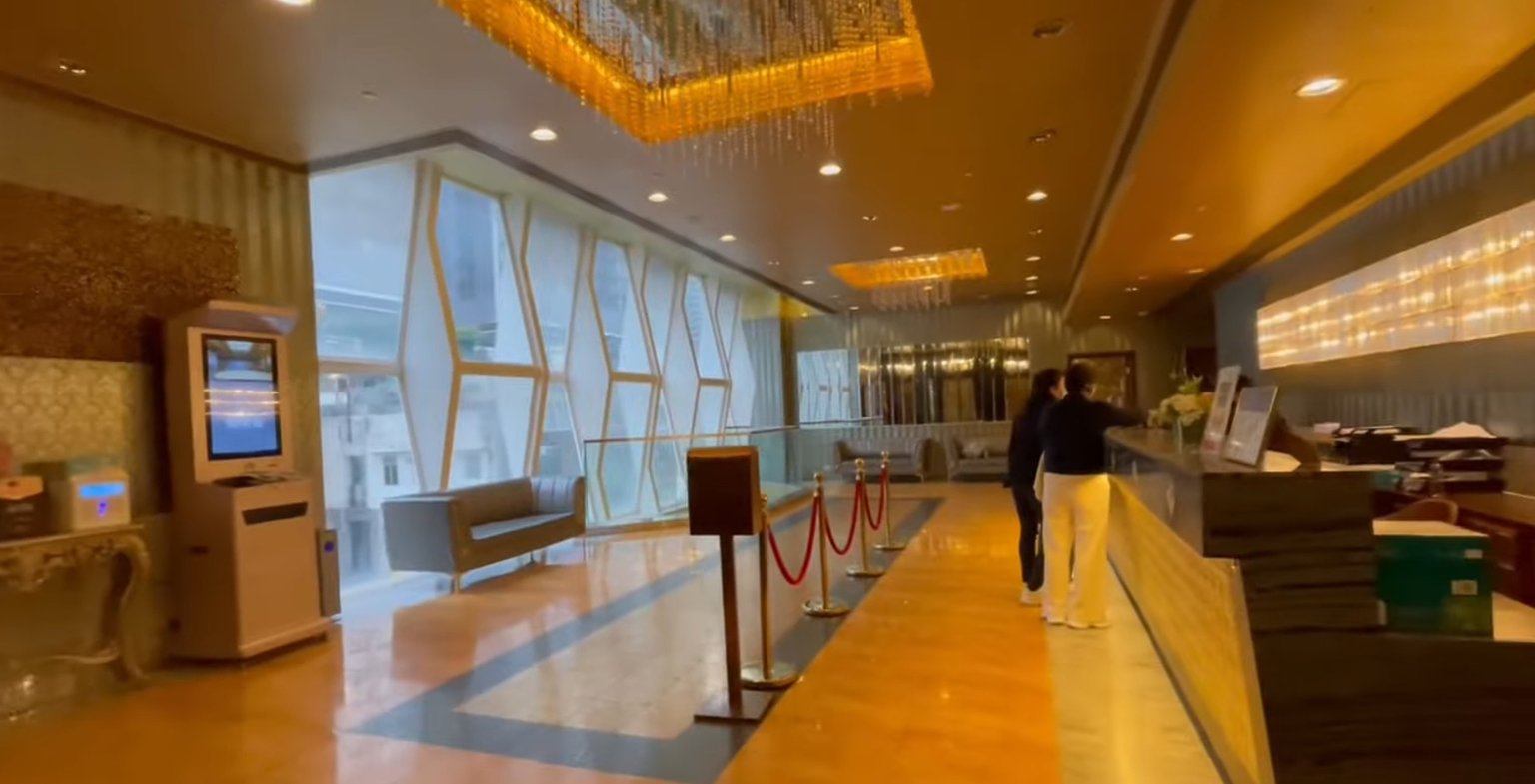 A Rare Scenic Hotel in Hong Kong at the Lowest Coin Count