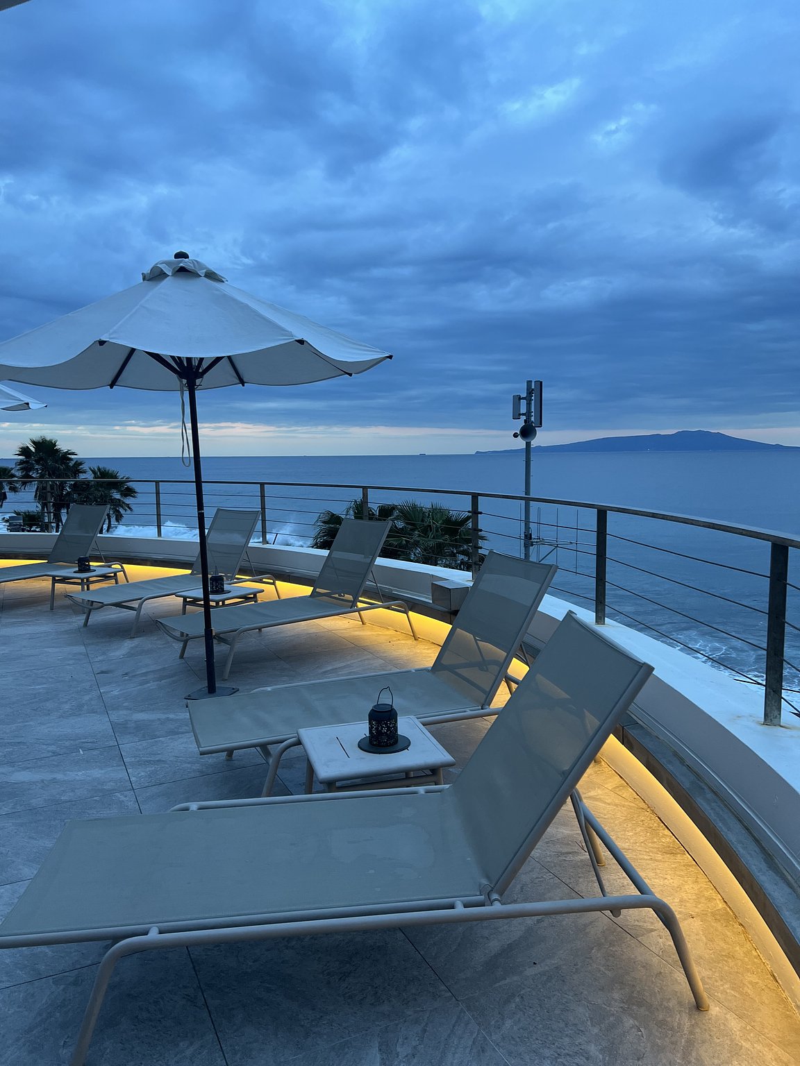 A Hotel That Feels Like an Overseas Resort