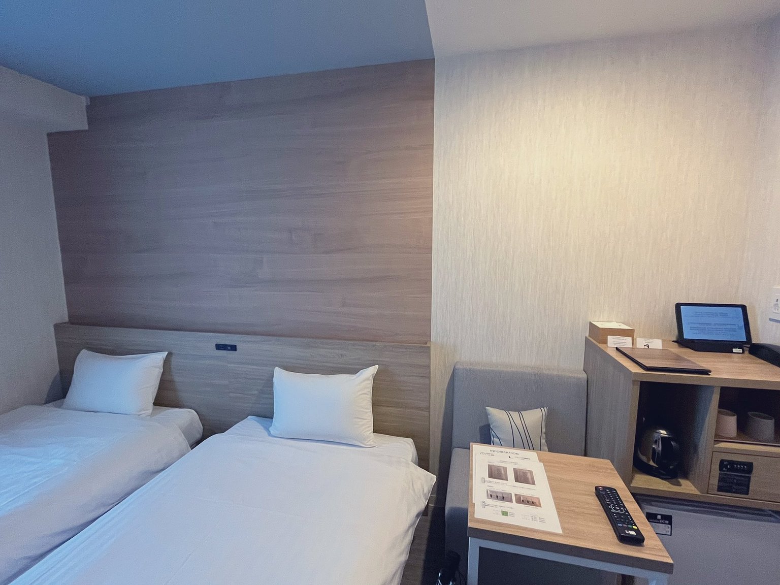 A Beautiful Hotel Near the Station with a Large Public Bath