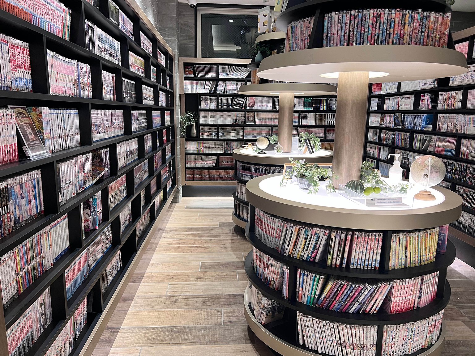 Indulge in Manga at the Hotel: A Healing Time Found in Shinsaibashi