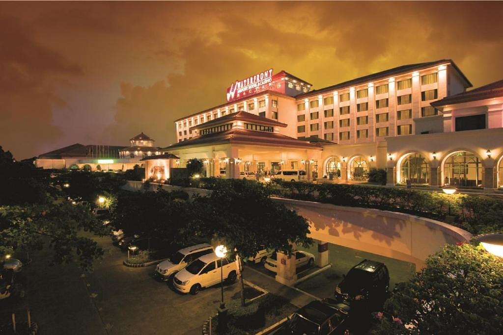 Waterfront Airport hotel & casino