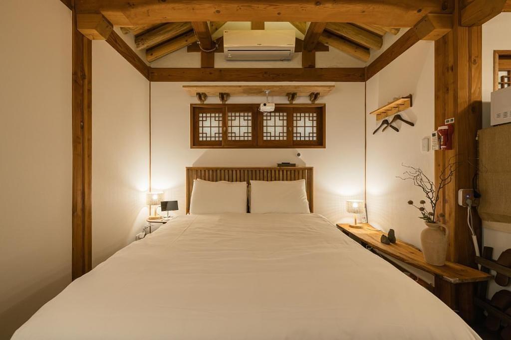 Double Room with Jacuzzi - AreumJae by BUTLER.LEE - Traditoinal Hanok